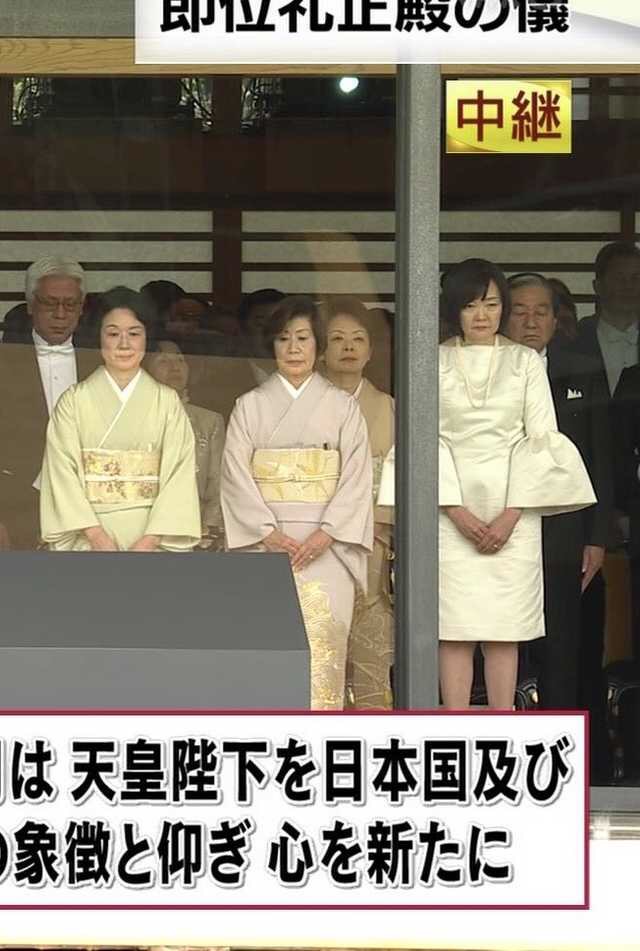 ［超画像］安部首相の妻、昭恵さん　レディーガガばりの奇抜ファッションで国民の度肝を抜く